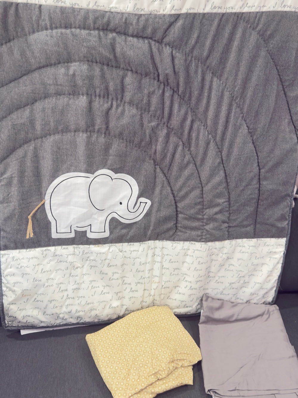 Gray Quilted Elephant Baby Quilt - Unbranded